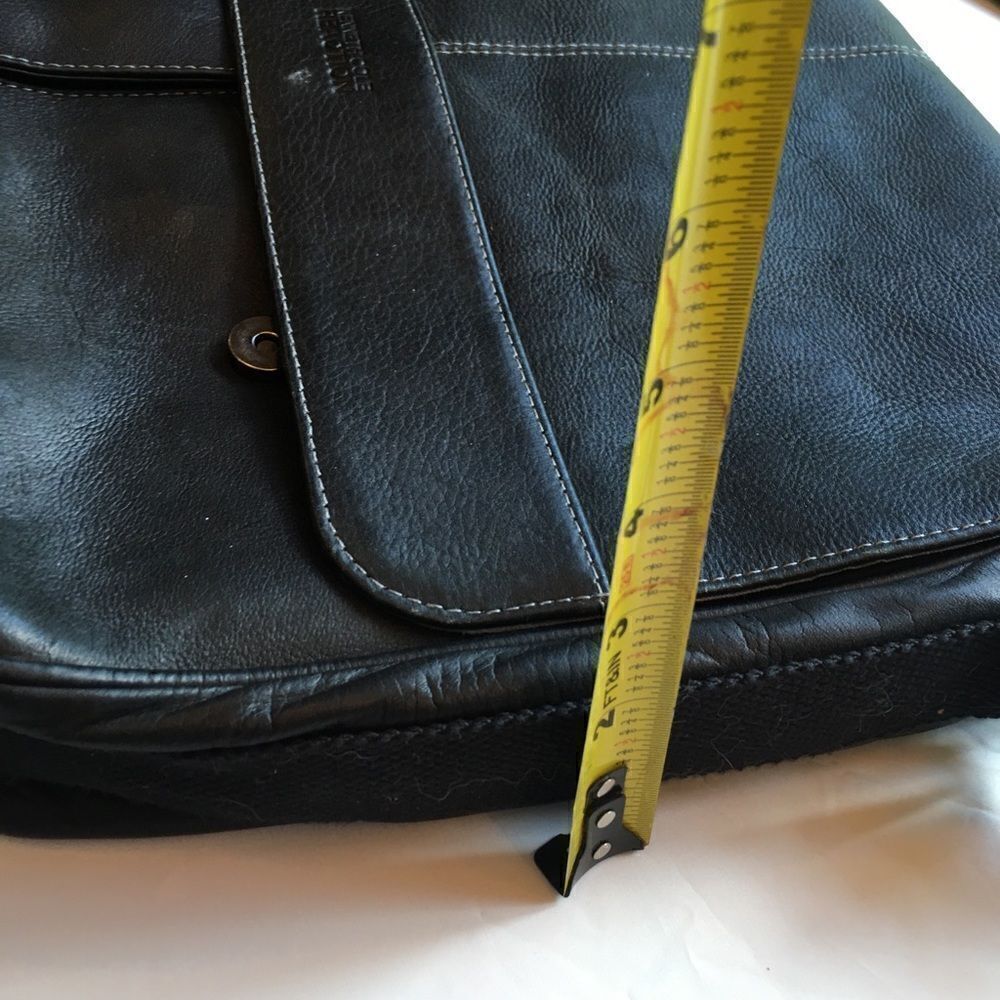 KENNETH COLE Reaction Satchel! - Picture 5 of 9
